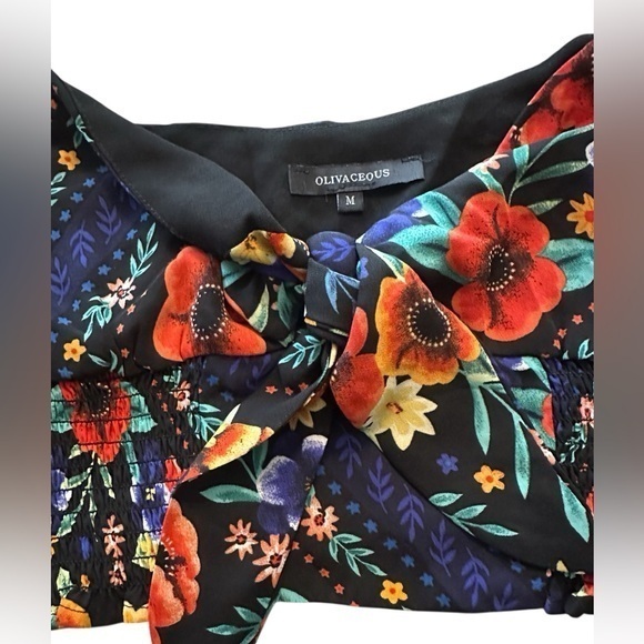 Olivaceous Tops - Olivaceous Tropical Off Shoulder Tie Crop Top - Juniors Size Medium - Floral
